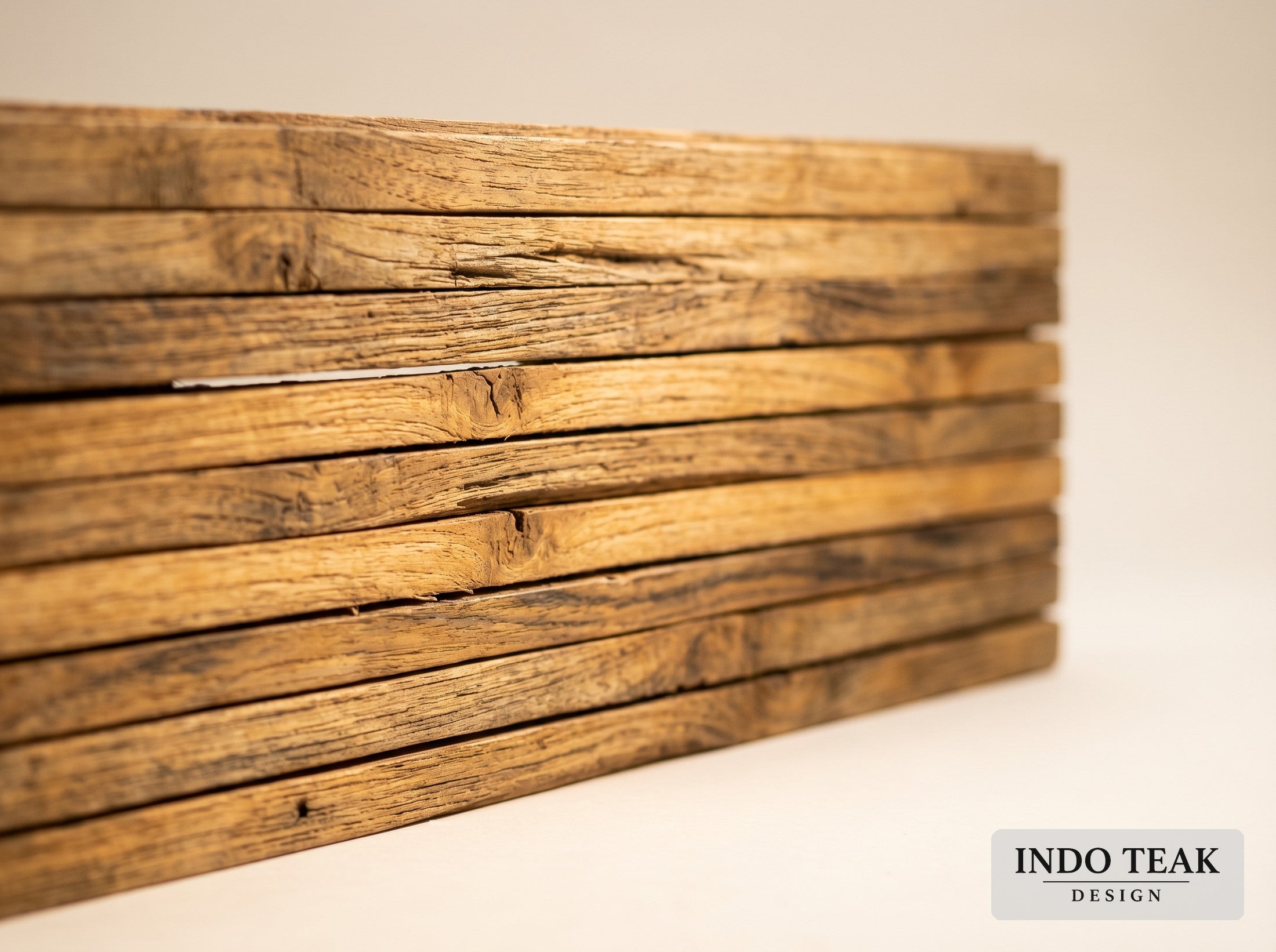 Frank Teak Tile — Linear Plank Box — grain texture detail